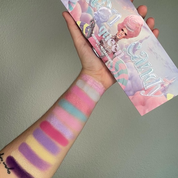 Jeffree Star Cosmetics Cotton Candy Queen Artistry Eyeshadow Palette New In Box - Picture 11 of 16